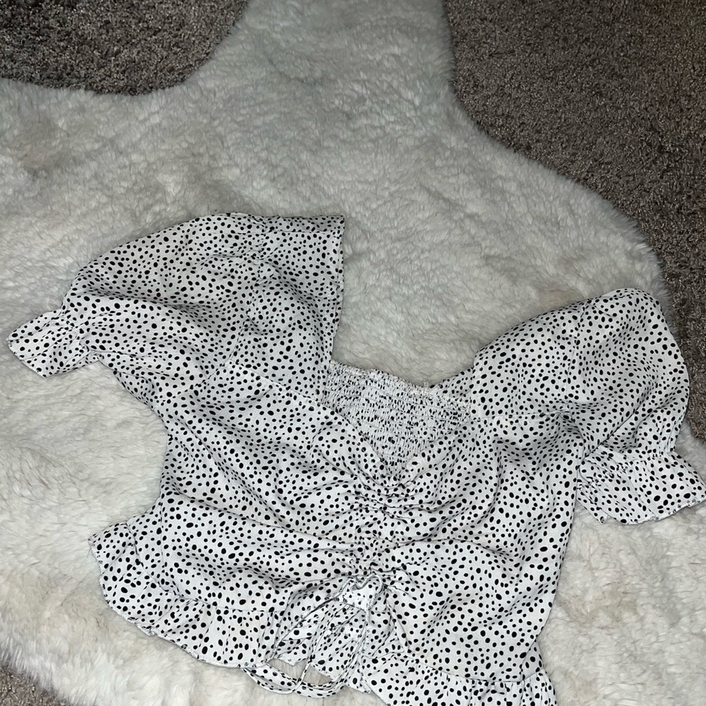 White with Black pocka dots blouse crop